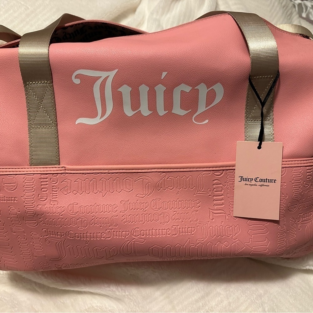 JUICY COUTURE Pink Logo
Embossed Shout Out Large